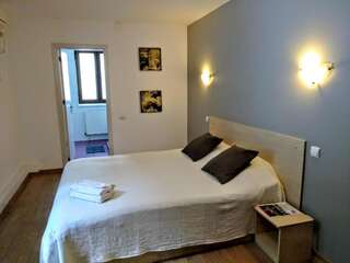 Гостевой дом Central Guesthouse Бухарест Улучшенный двухместный номер с 1 кроватью-21