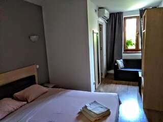 Гостевой дом Central Guesthouse Бухарест Улучшенный двухместный номер с 1 кроватью-35